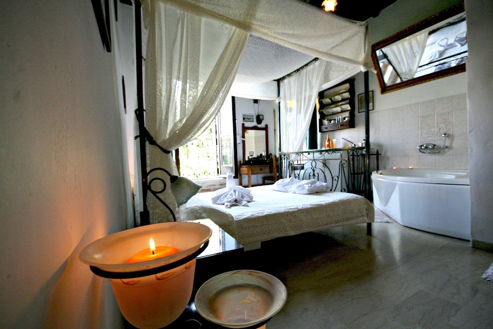 Ifigenia Rooms and Studios 35/38
