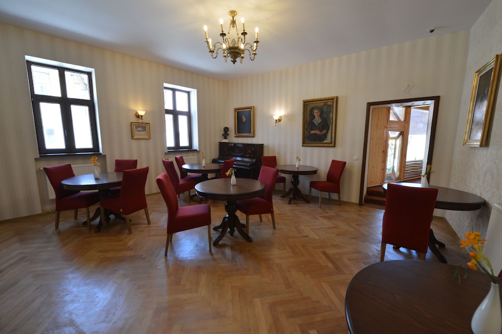 Noblesse Boutique Hotel 46/57