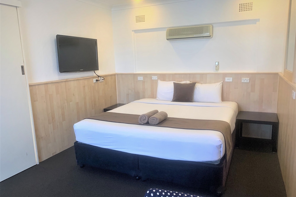 Country Comfort Cowra 9/44