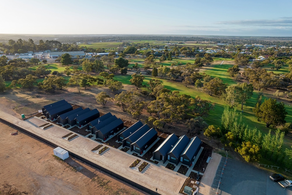 Par Five Shacks 24/30