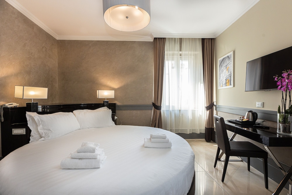غرفة ديلوكس بسرير مزدوج، Hotel Castellino Roma 2/8