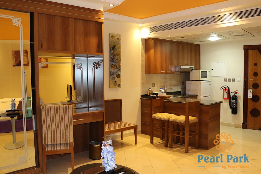 Pearl Executive Hotel Apartment (ex Pearl Park Deluxe Hotel Apartments) 44/50
