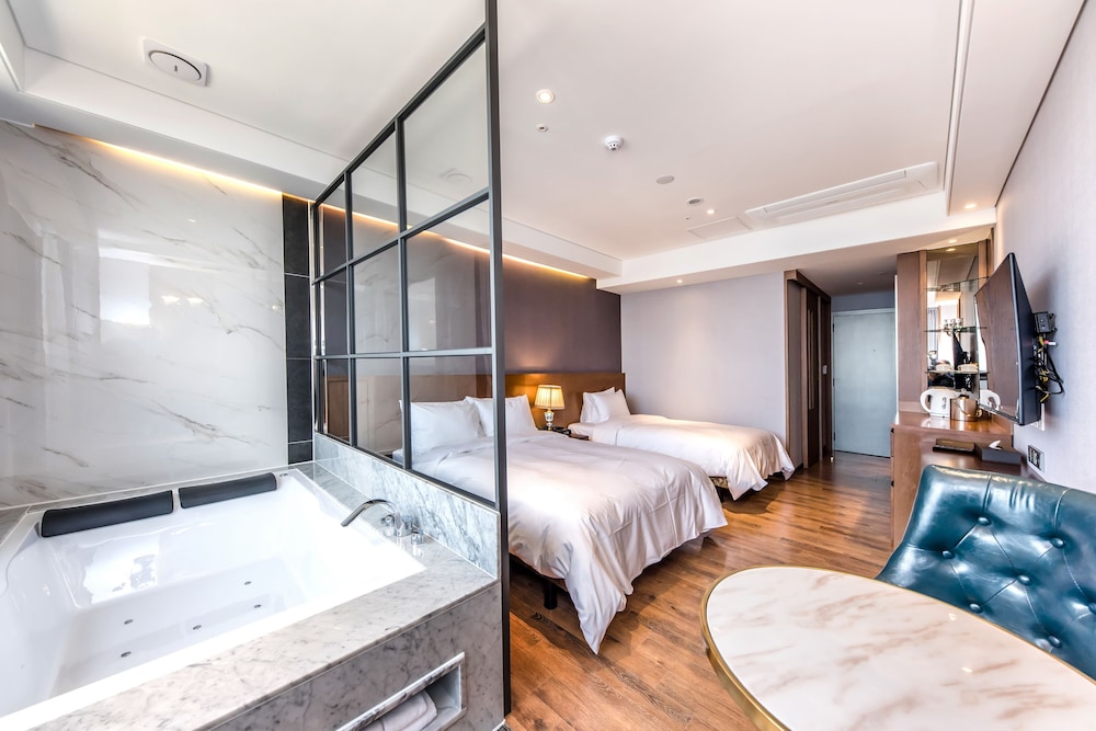 Dyne Oceano Hotel 14/75