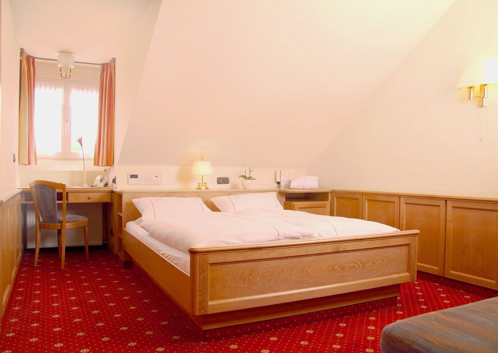 Hotel Am Schlosspark Zum Kurfurst 22/67