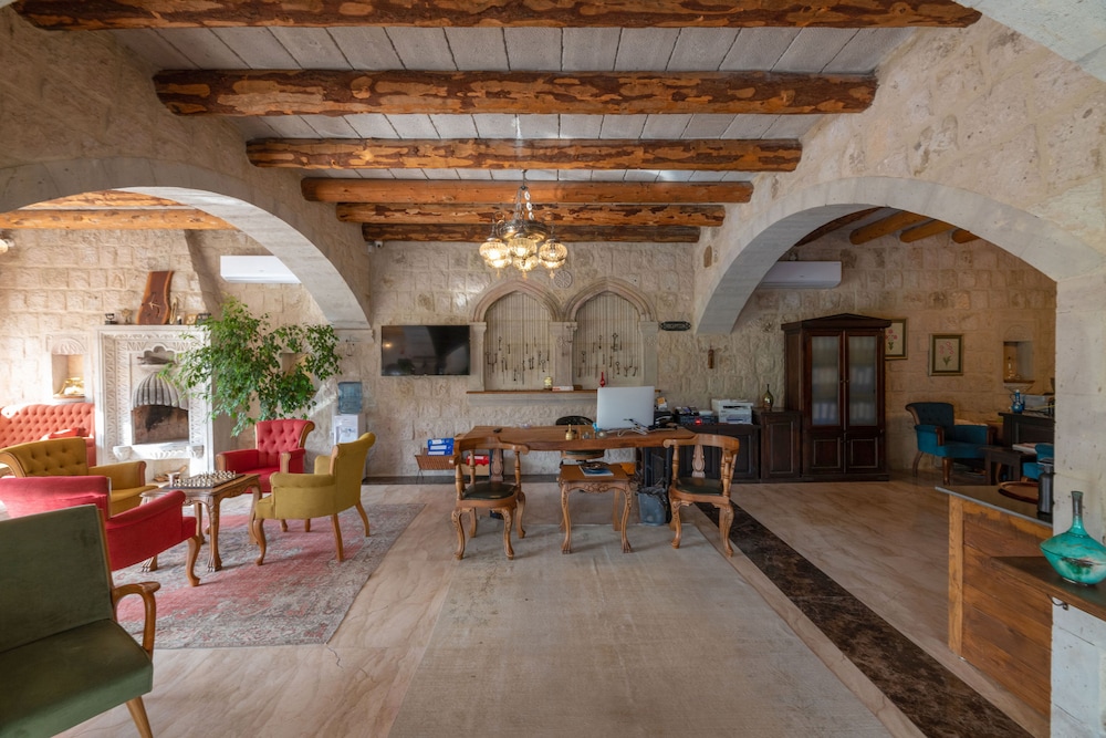 Hera Cave Suites 27/50