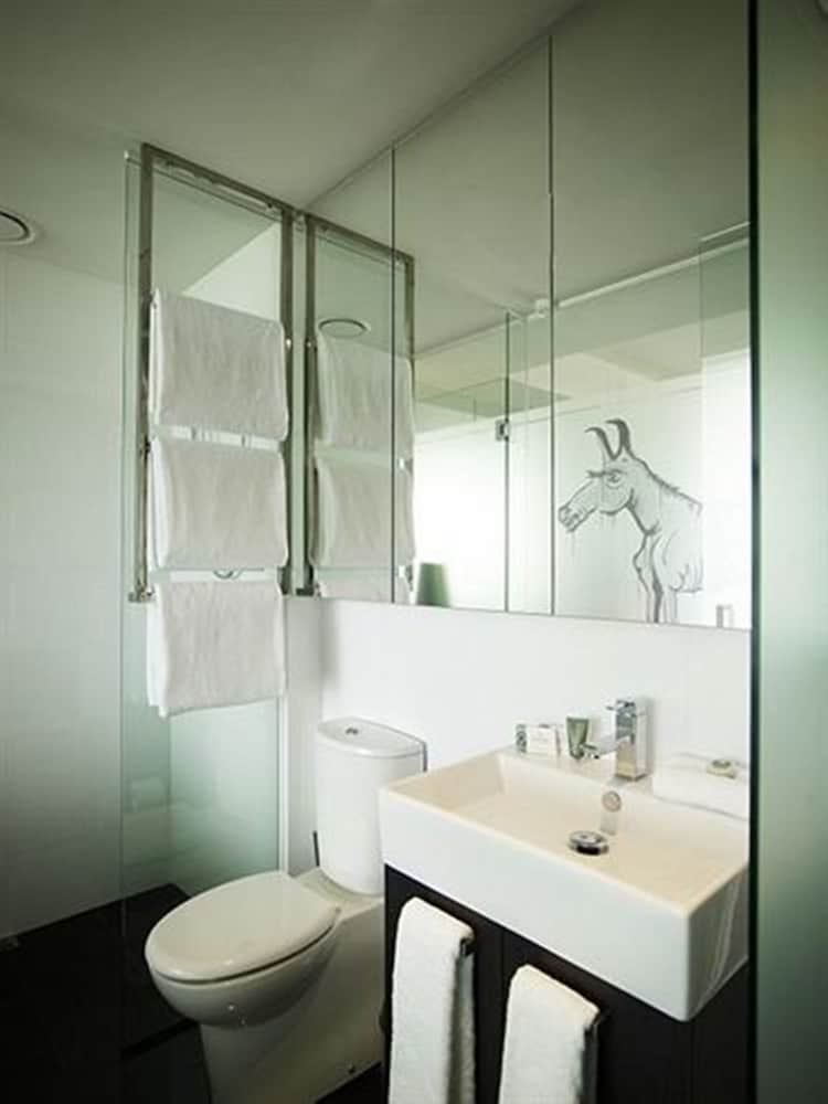 The Cullen Melbourne - Art Series 10/56