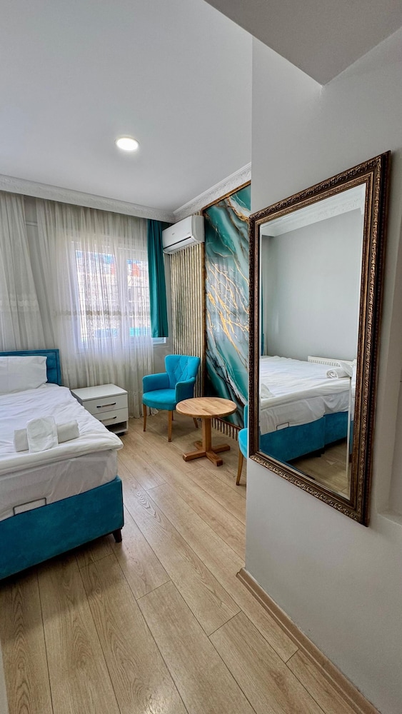 Avrasya Queen Hotel 12/30