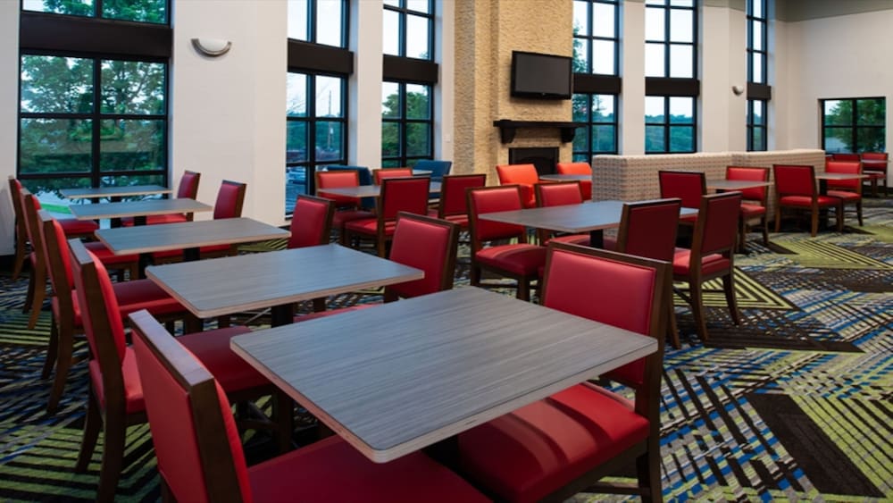 Holiday Inn Express Cincinnati West 53/74