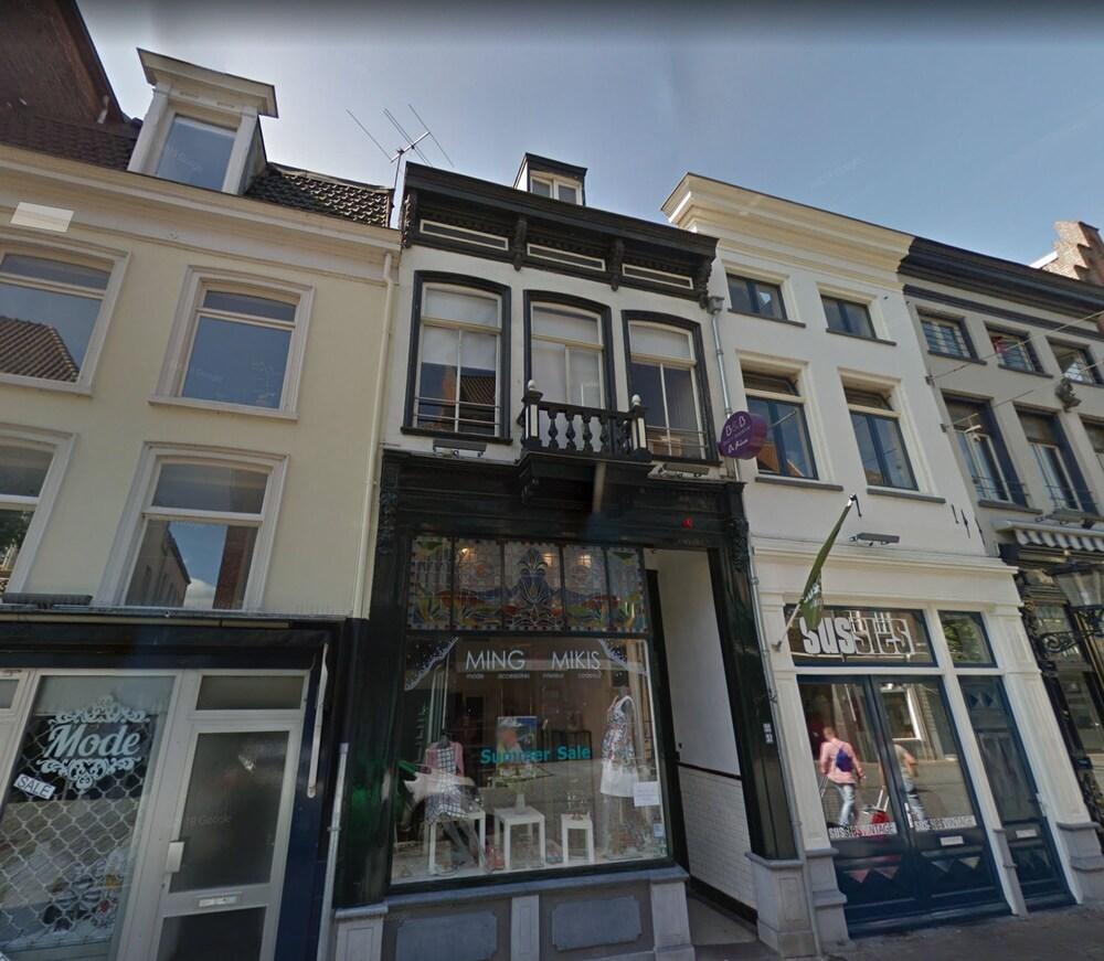 De Bronzen Koets 6/25