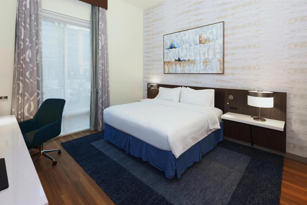 BRIDAL, SUITE, KING BED, LIVING AREA