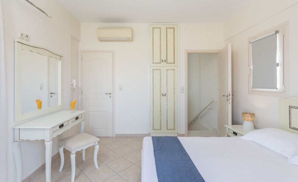 Iliada Villas 14/74