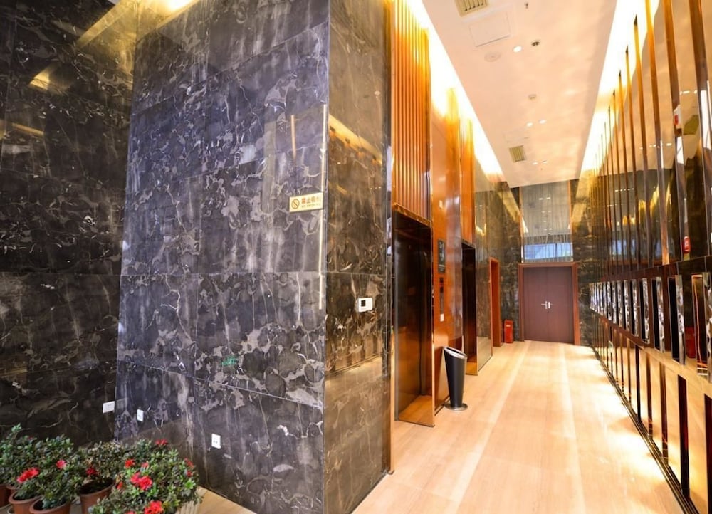 Metropolo Wuhan Sports Center Subway Station Dongfeng Avenue Hotel 8/23