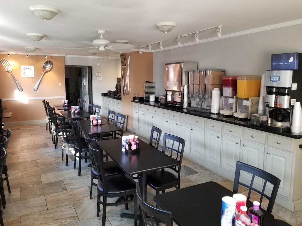 Family Garden Inn Suites 29/50