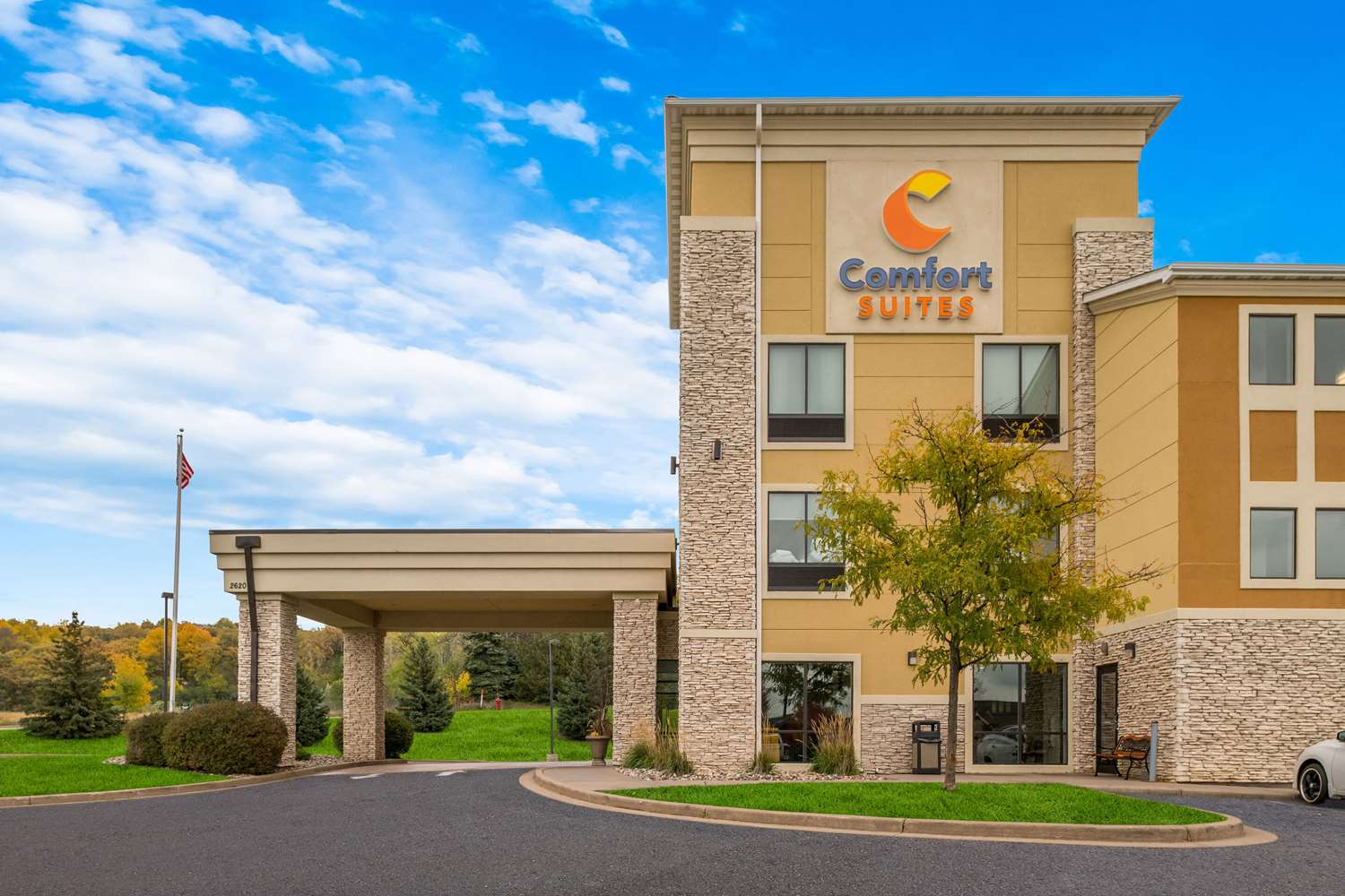 Comfort Suites Hudson I-94 Hudson WI 35/40
