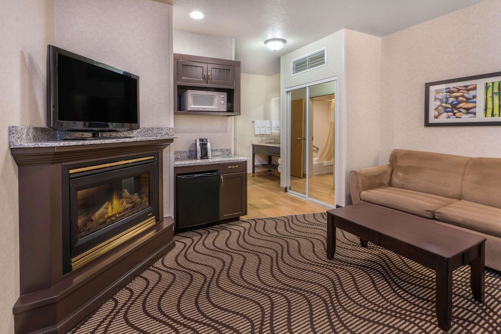 La Quinta Inn and Suites by Wyndham Idaho Falls/Ammon 33/54