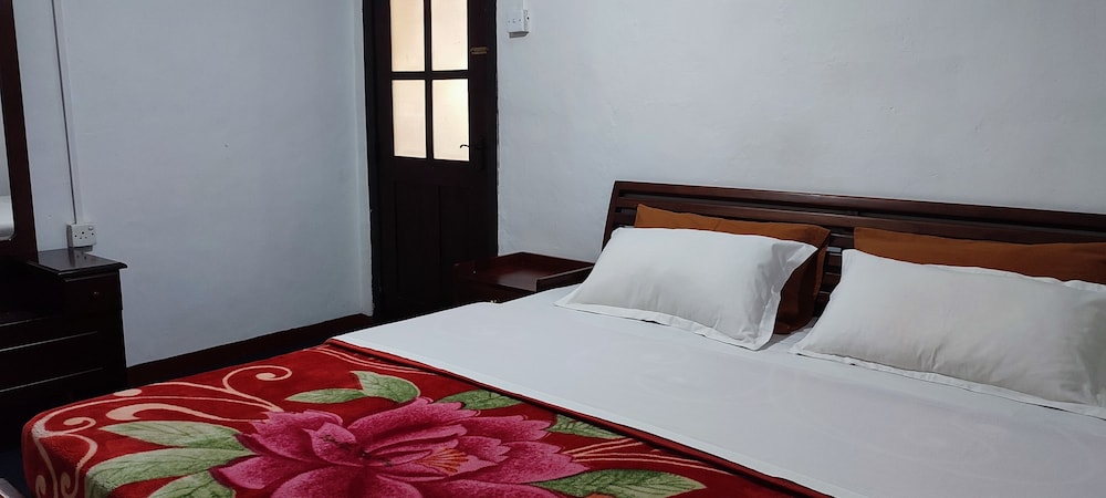 Andrews Hostel 12/50