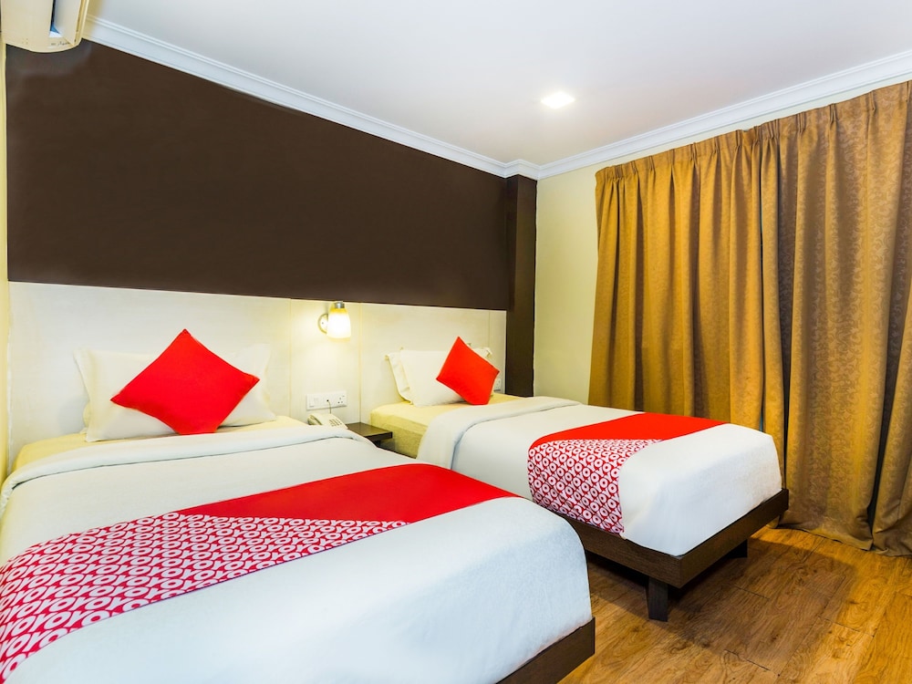 OYO 431 Hotel De Grand Orchard 10/20
