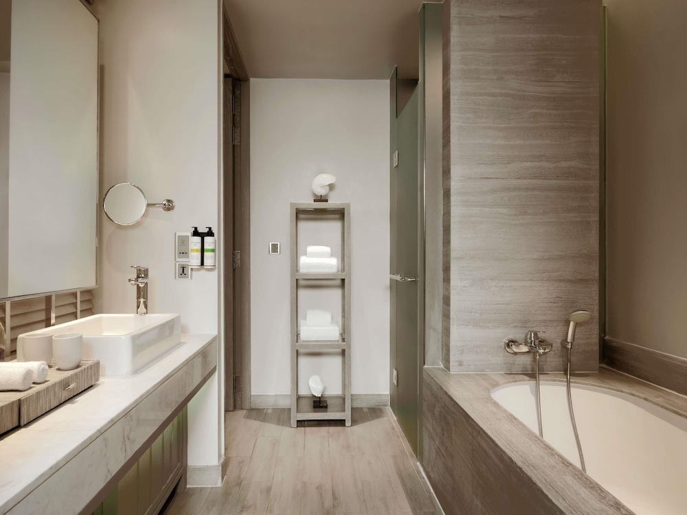 Pullman Phuket Arcadia Naithon Beach 74/75