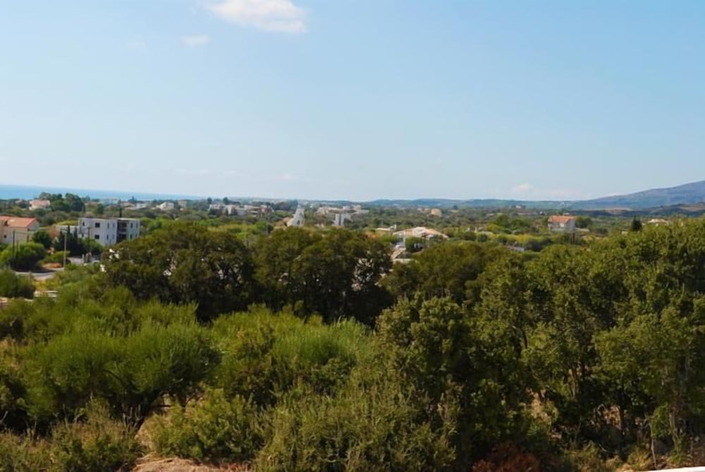 Gennadi Gardens Apartments 14/25