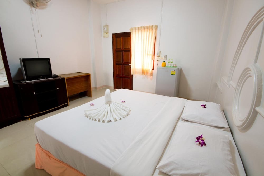 A.P. Garden Hotel 8/48