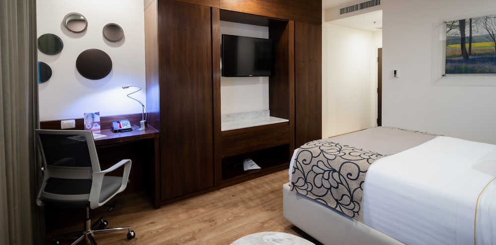 غرفة ديلوكس تنفيذية بسرير كوين، Hs Hotsson Hotel Queretaro 5/5