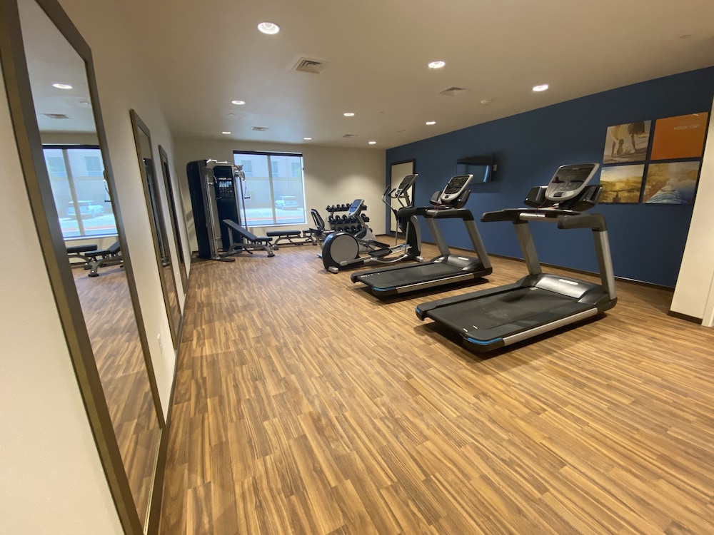 Comfort Suites Midland West 16/24