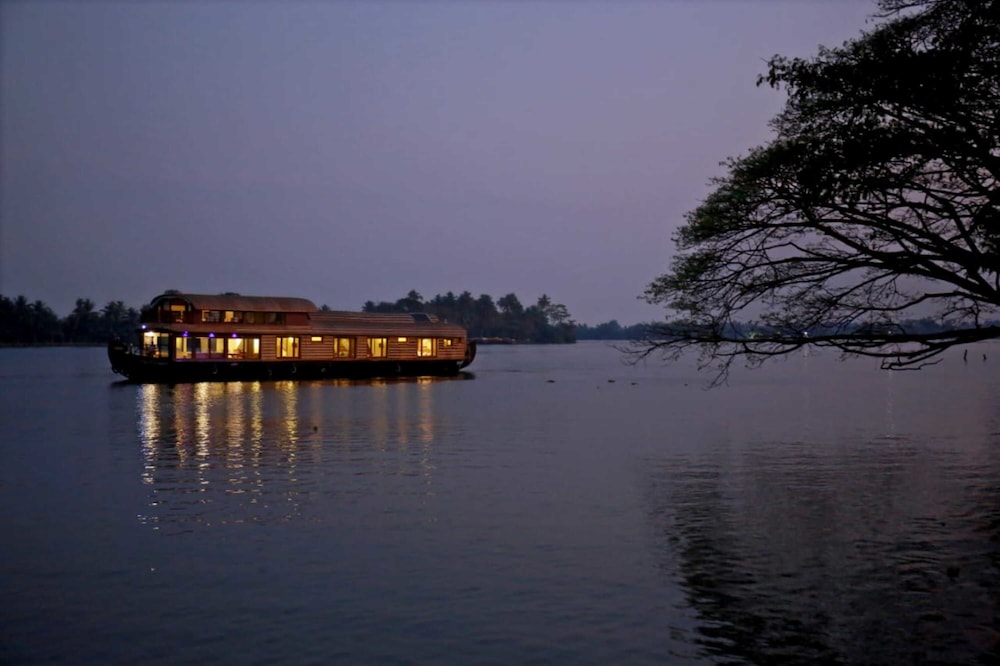 COSY HOUSEBOATS 42/50