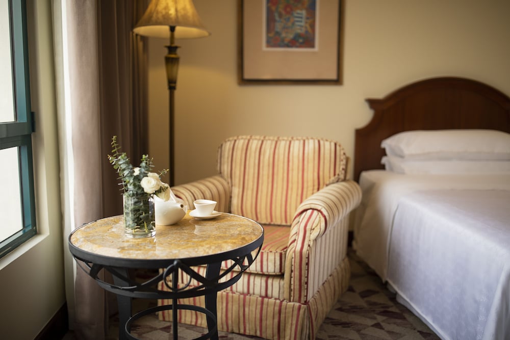 SHERATON HANOI HOTEL 11/42