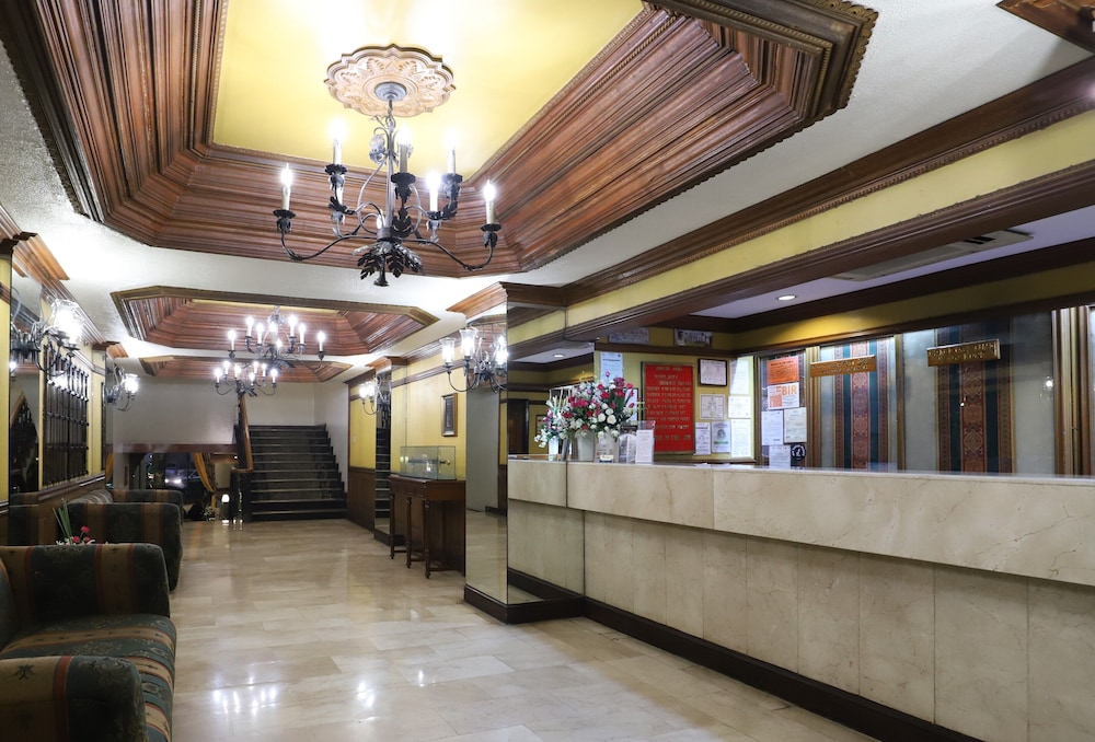 Camelot Hotel Quezon City powered by Cocotel 8/75