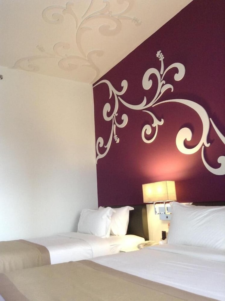 Kings Green Hotel 30/65