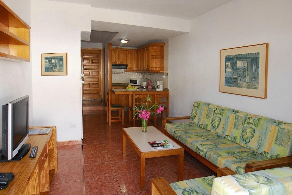 Montecarlo Apartments 25/50