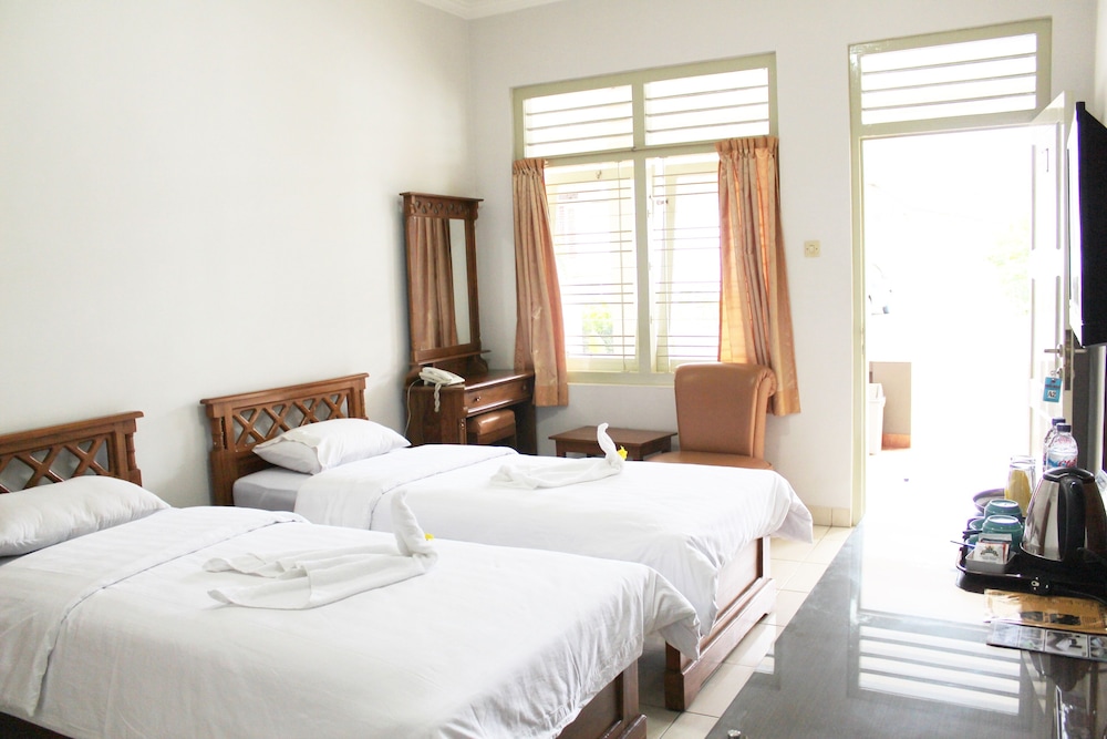 Hotel Besar Purwokerto 9/50