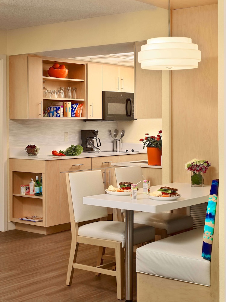 Sonesta ES Suites Orlando International Drive 41/55