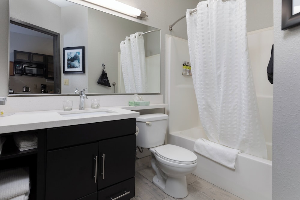 Candlewood Suites Knoxville Airport-Alcoa 71/73