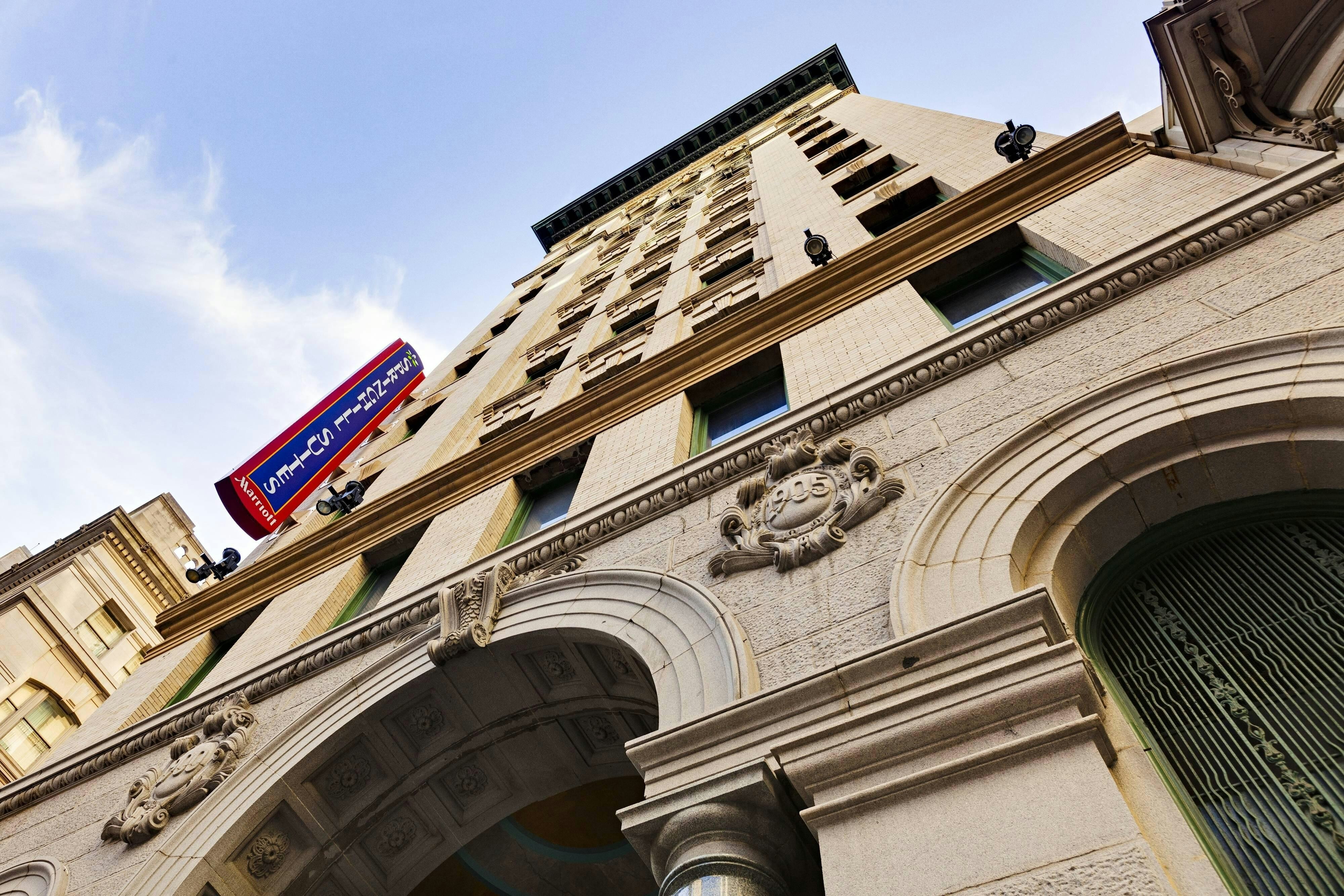 SPRINGHILL SUITES MARRIOTT BALTIMORE DOWNTOWN/INNER HARBOR in BALTIMORE - MD