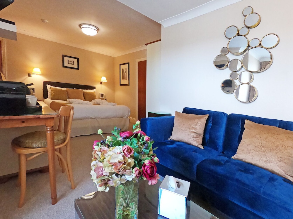 Riviera Lodge Hotel 30/50