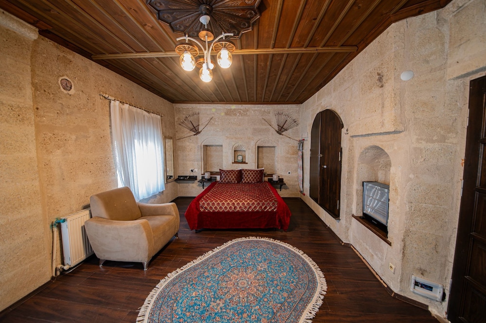 Chelebi Cave House 80/98