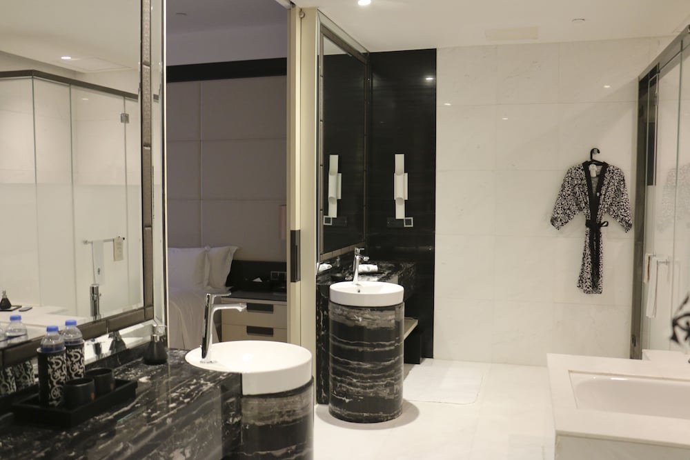 Banyan Tree Tianjin Riverside 49/50