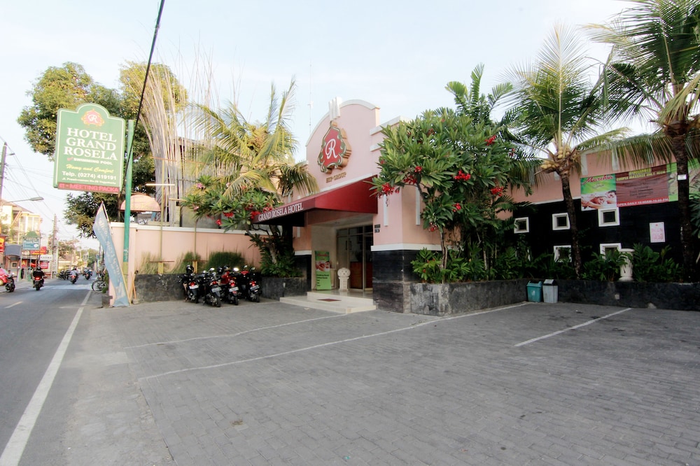 Grand Rosela Yogyakarta Hotel 66/74