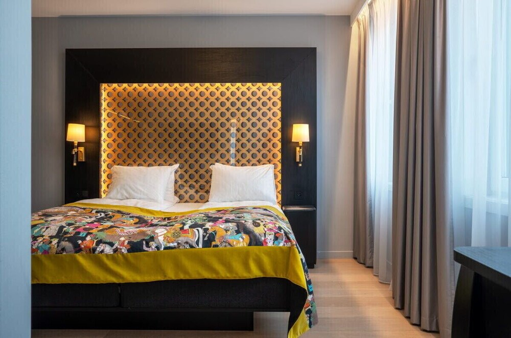 Suite, King Bed