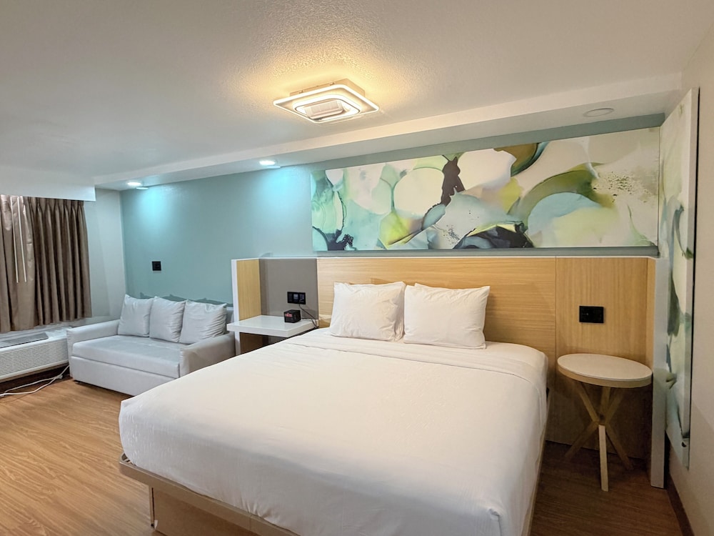 جناح ديلوكس بسرير كينج، Wyndham Garden Salina Conference Center 10/10