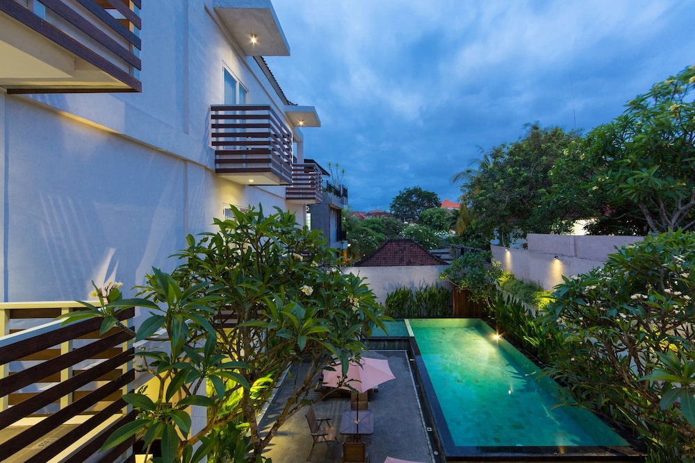 THE RINAYA CANGGU 39/49
