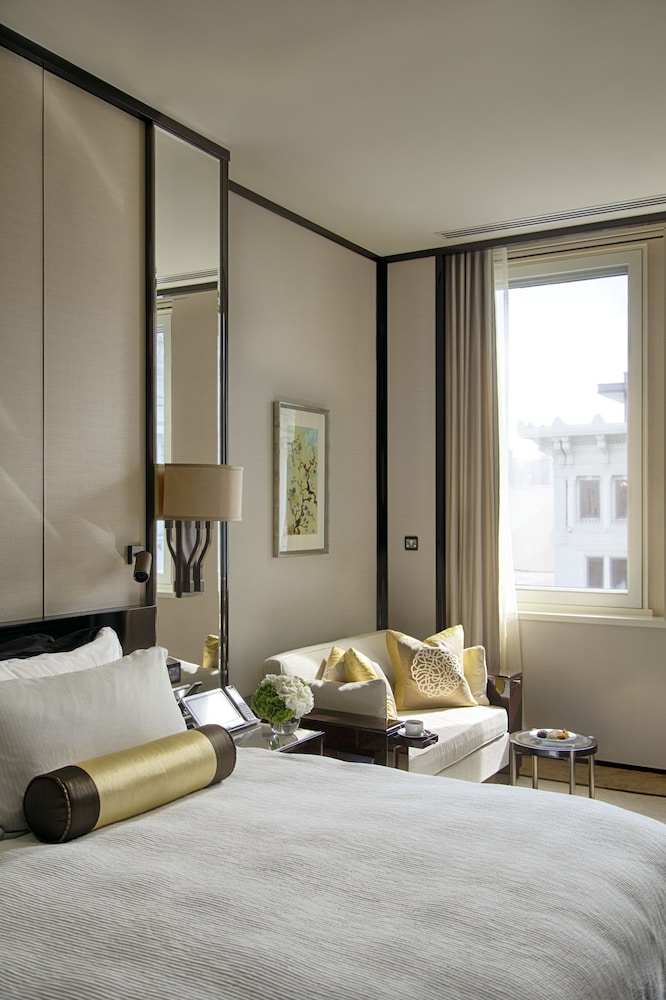 The Peninsula Hong Kong 9/44