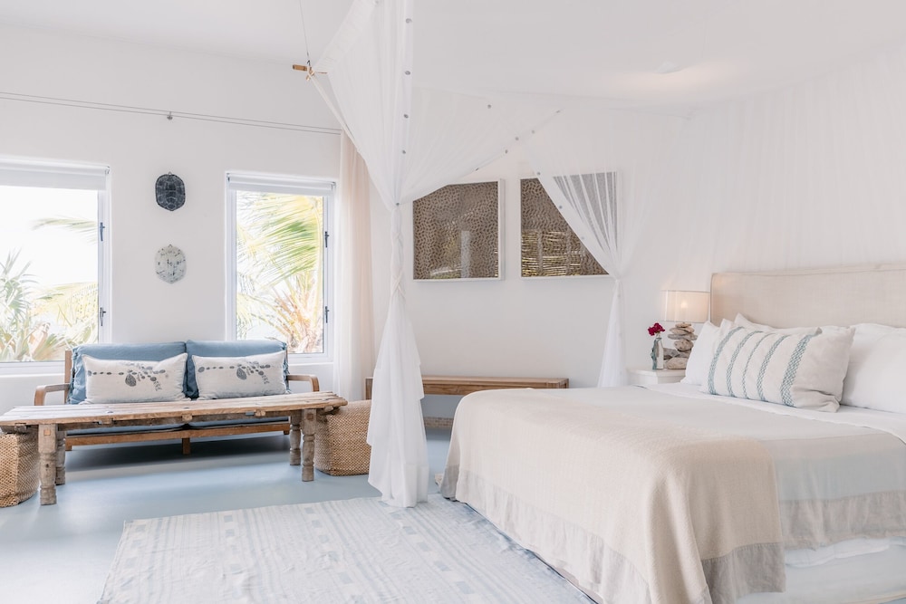 Santorini Mozambique 6/50