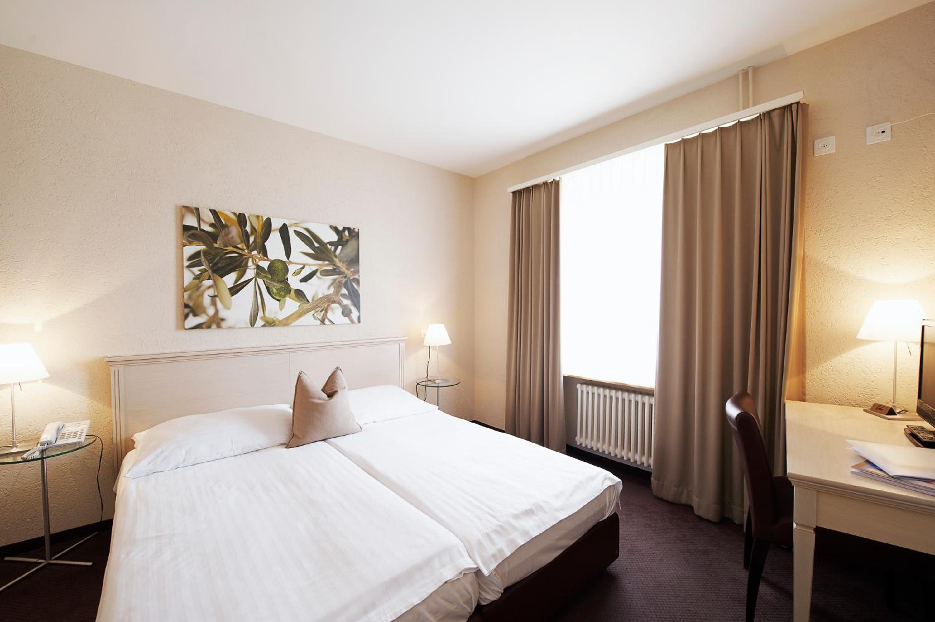 غرفة بسرير مزدوج أو سريرين منفصلين، Neufeld Hotel 8/10