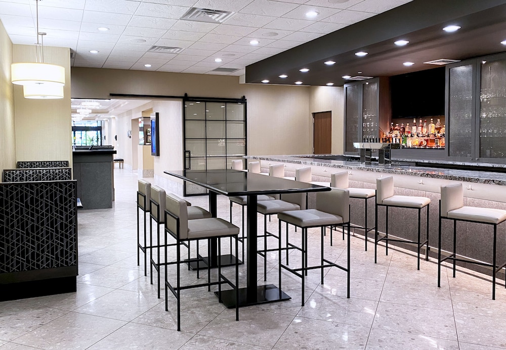 Doubletree By Hilton Madison Downtown 34/48
