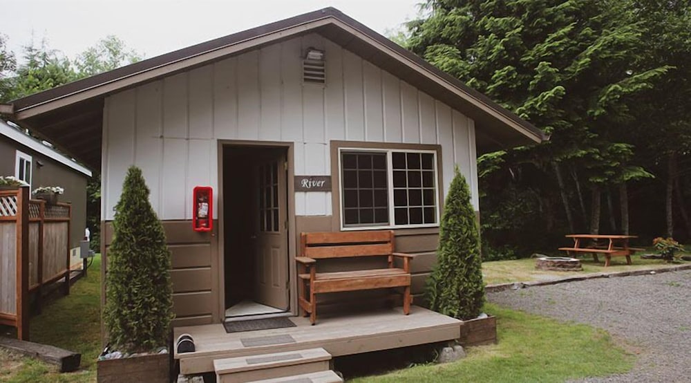3 Rivers Resort and Guide Service 4/50