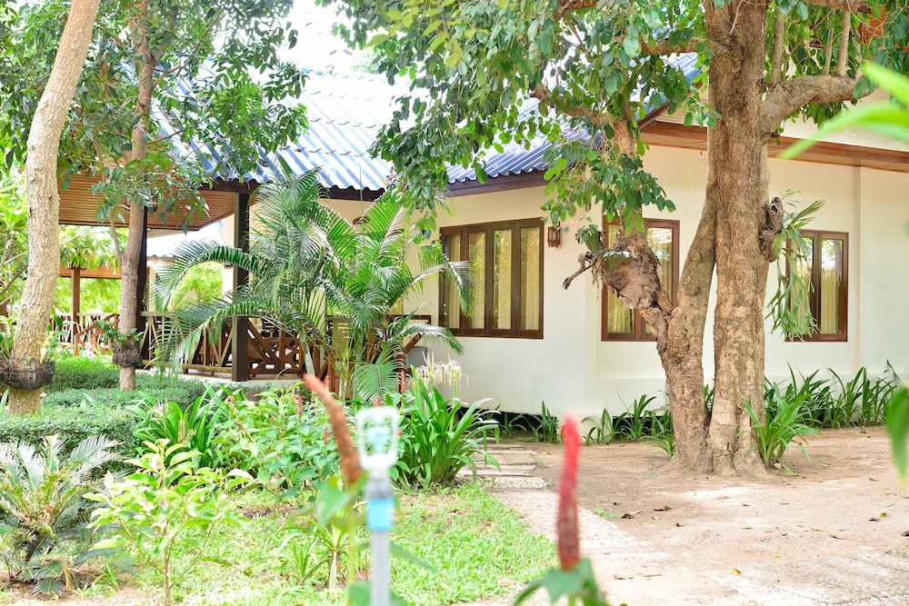 ROCKY POINT RESORT 58/62
