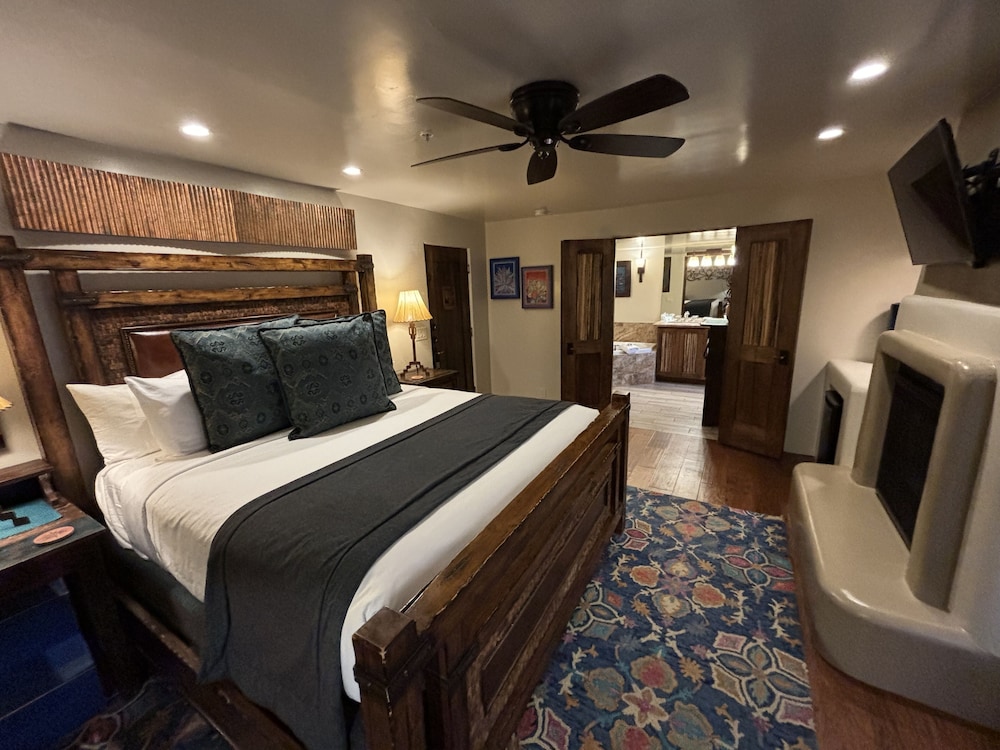 Sunset, Deluxe, King Bed