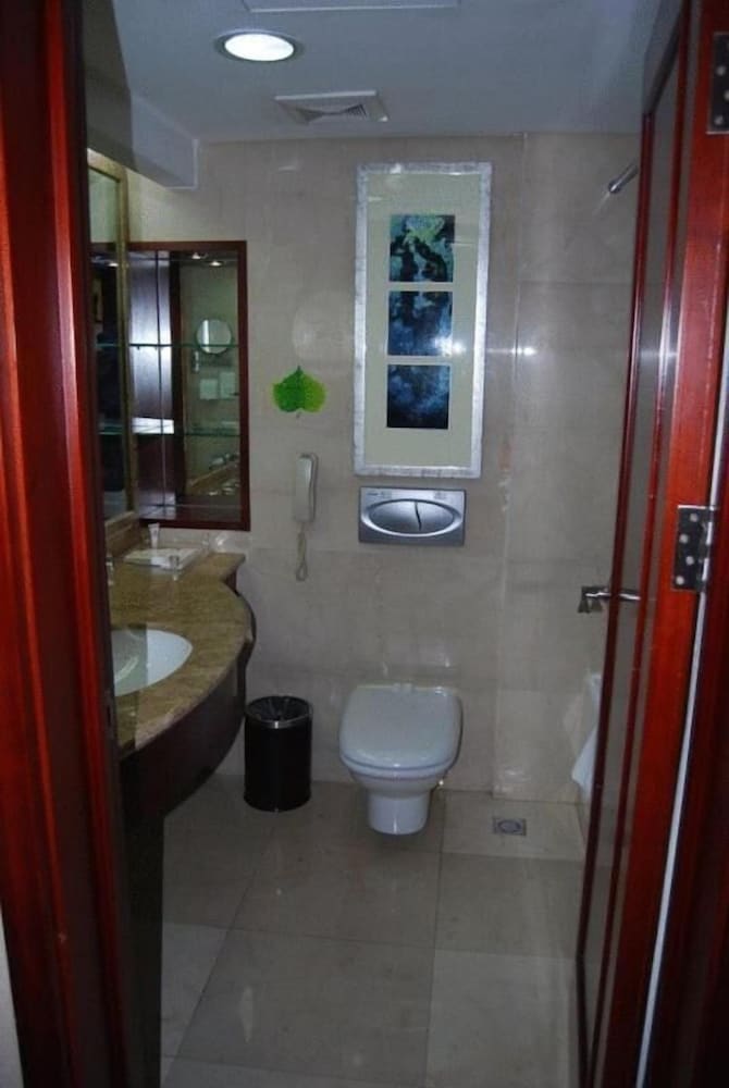 Guangye Jinjiang Hotel 27/27